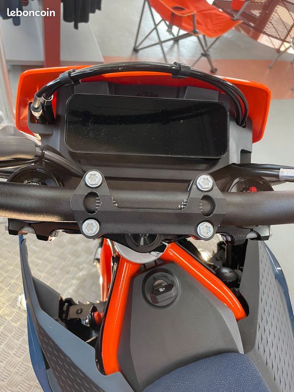KTM 690 Smcr 2026