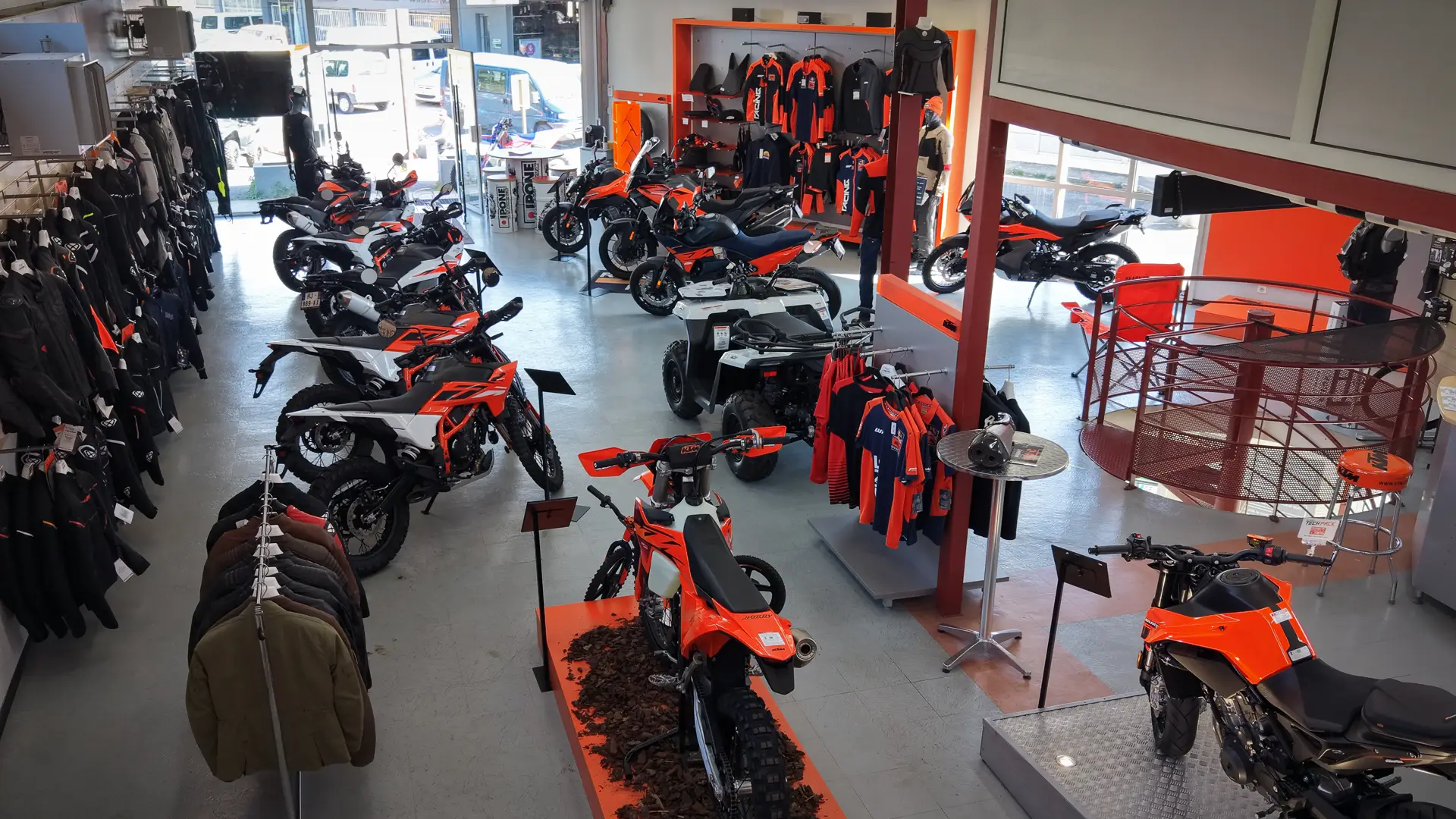 Le magasin Hobby Moto à Millau Le magasin Hobby Moto à Millau